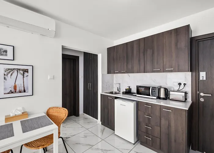 Majan Residences Апартаменти Ларнака