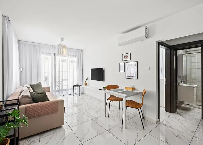 Апартаменти Majan Residences