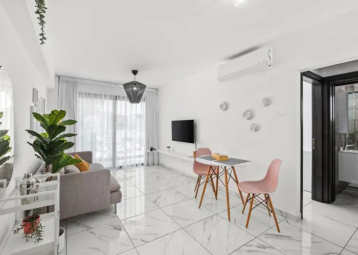 Апартаменти Majan Residences